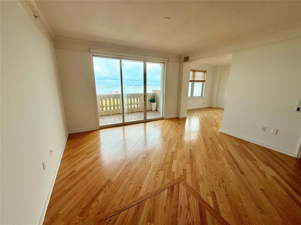 В аренду: $5,000 (2 спален, 2 ванн, 1360 Квадратных фут)