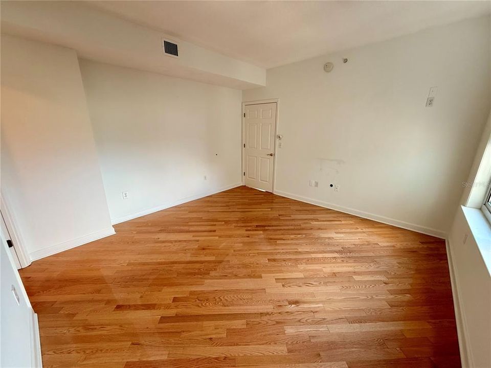 В аренду: $5,000 (2 спален, 2 ванн, 1360 Квадратных фут)