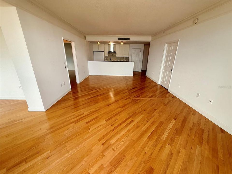 В аренду: $5,000 (2 спален, 2 ванн, 1360 Квадратных фут)