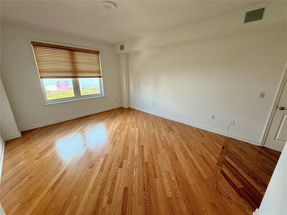 В аренду: $5,000 (2 спален, 2 ванн, 1360 Квадратных фут)