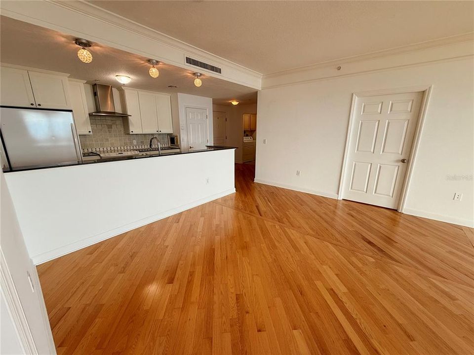 В аренду: $5,000 (2 спален, 2 ванн, 1360 Квадратных фут)