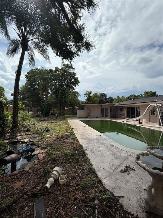 For Sale: $749,000 (4 beds, 3 baths, 2428 Square Feet)