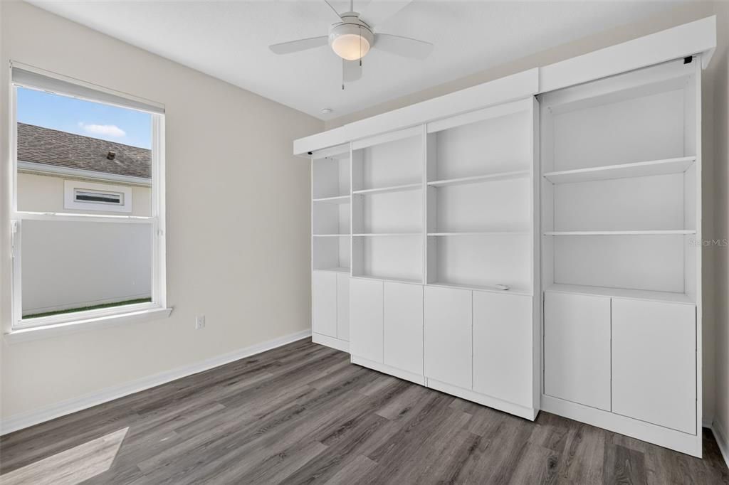 For Sale: $330,000 (2 beds, 2 baths, 1703 Square Feet)