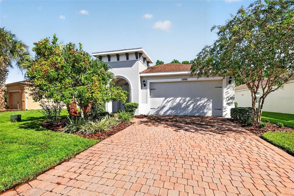 For Sale: $330,000 (2 beds, 2 baths, 1703 Square Feet)
