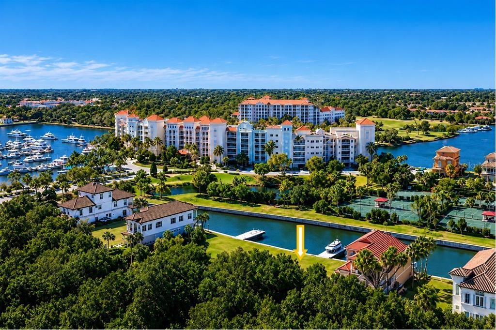 На продажу: $233,000 (0.11 acres)
