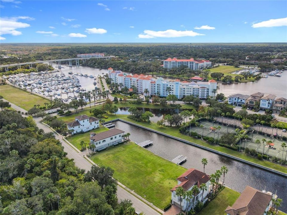 На продажу: $233,000 (0.11 acres)