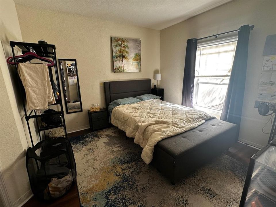 For Sale: $198,000 (1 beds, 1 baths, 782 Square Feet)