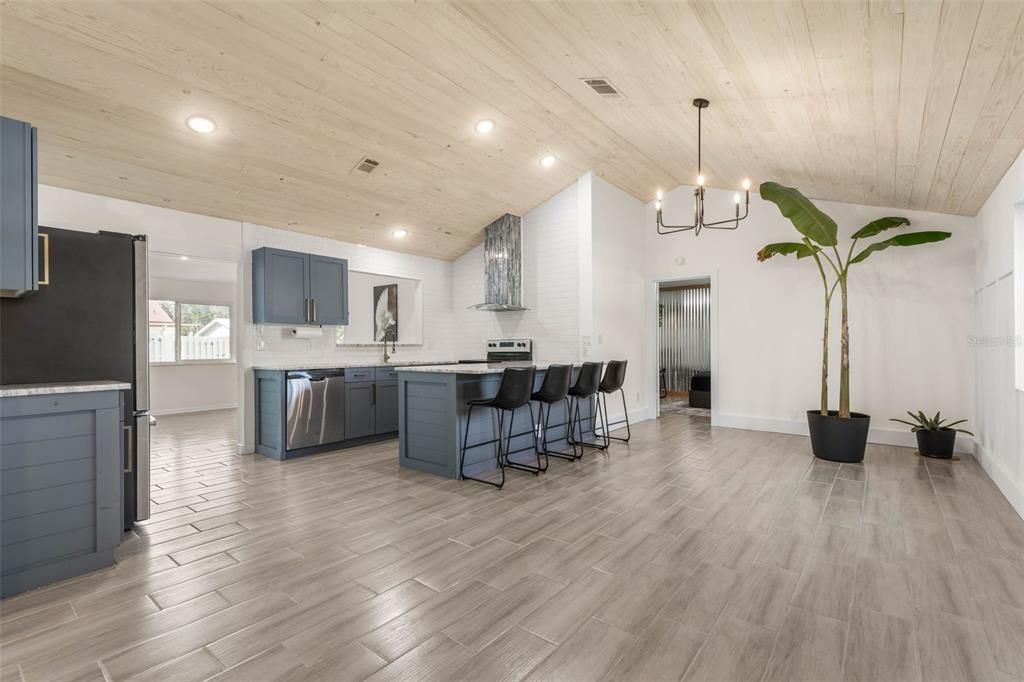 For Sale: $269,900 (3 beds, 2 baths, 1412 Square Feet)