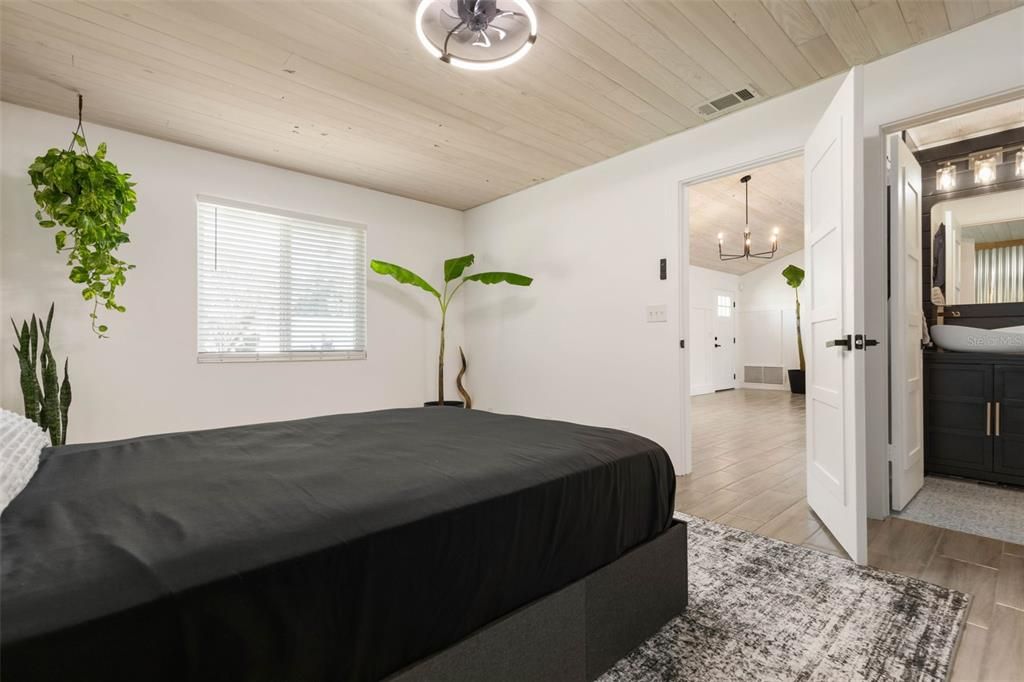 For Sale: $269,900 (3 beds, 2 baths, 1412 Square Feet)