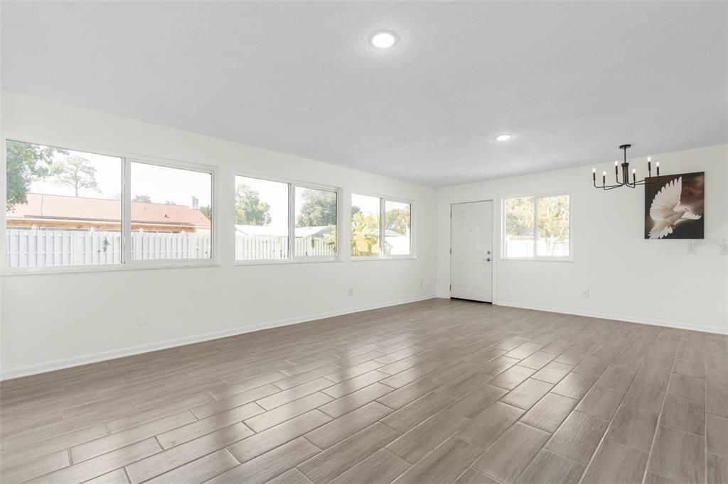 For Sale: $269,900 (3 beds, 2 baths, 1412 Square Feet)