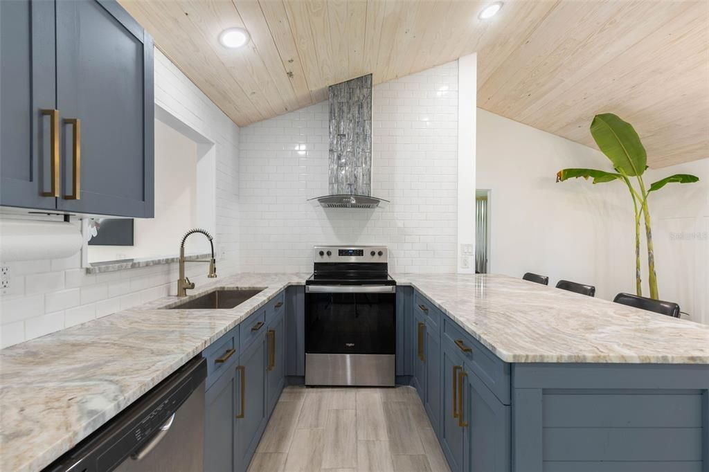 For Sale: $269,900 (3 beds, 2 baths, 1412 Square Feet)