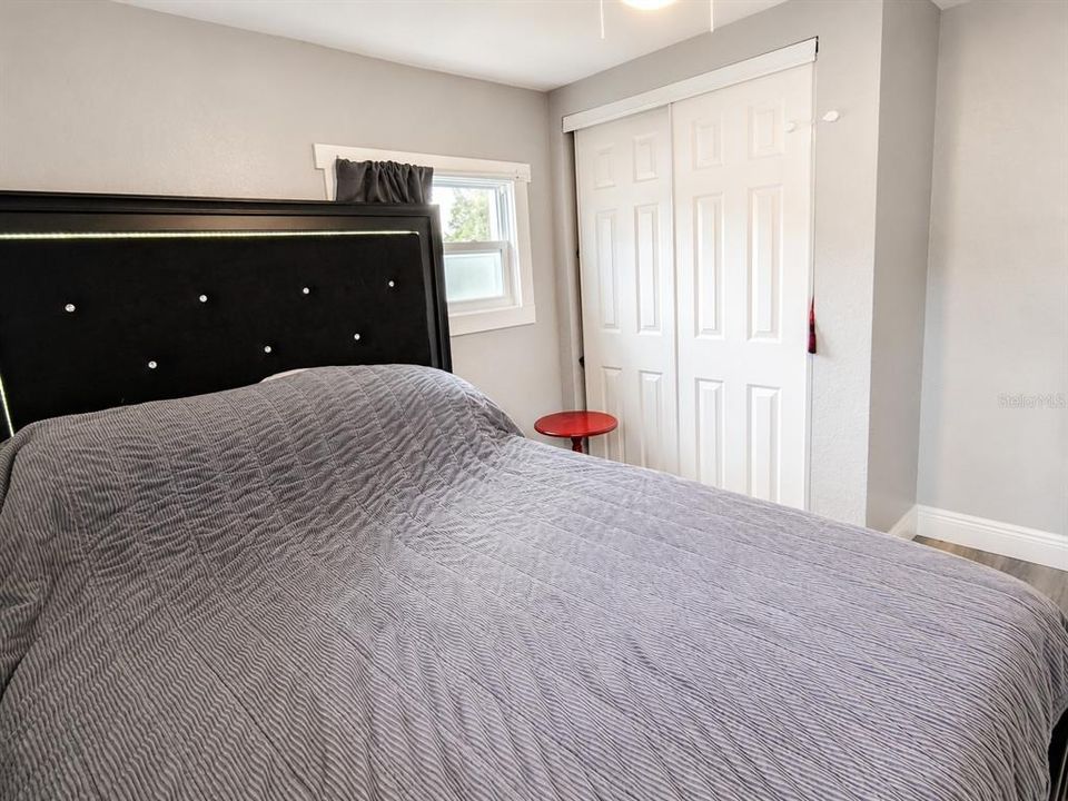 For Sale: $220,000 (2 beds, 1 baths, 766 Square Feet)
