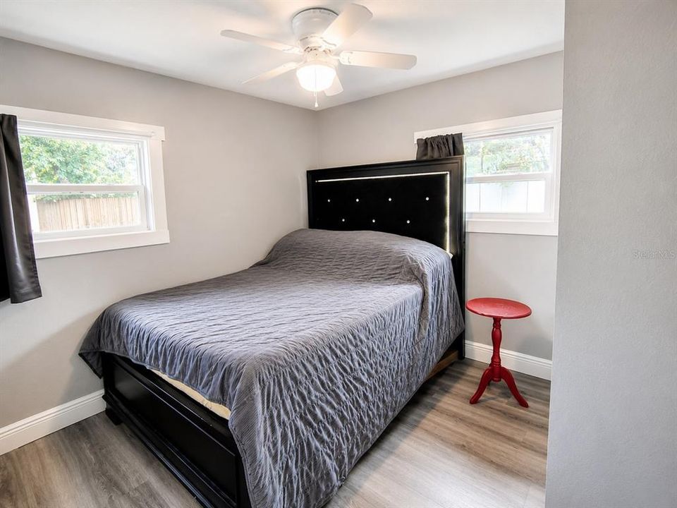 For Sale: $220,000 (2 beds, 1 baths, 766 Square Feet)