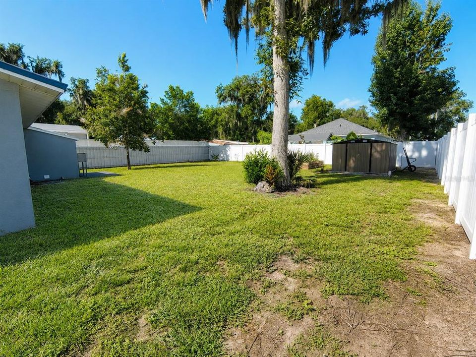 For Sale: $220,000 (2 beds, 1 baths, 766 Square Feet)