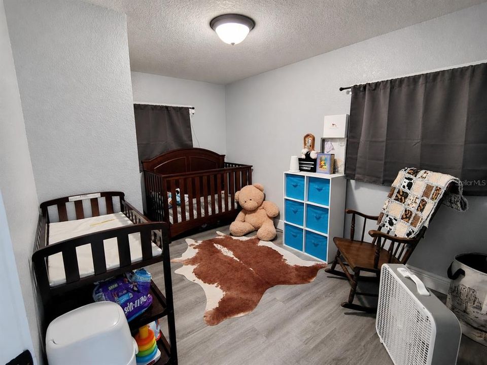 For Sale: $220,000 (2 beds, 1 baths, 766 Square Feet)