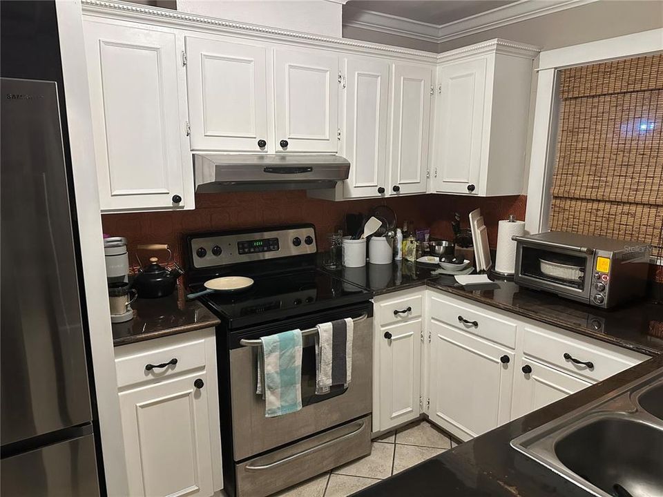 For Sale: $320,000 (2 beds, 2 baths, 1196 Square Feet)