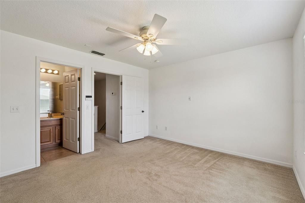 В аренду: $1,895 (2 спален, 2 ванн, 1278 Квадратных фут)