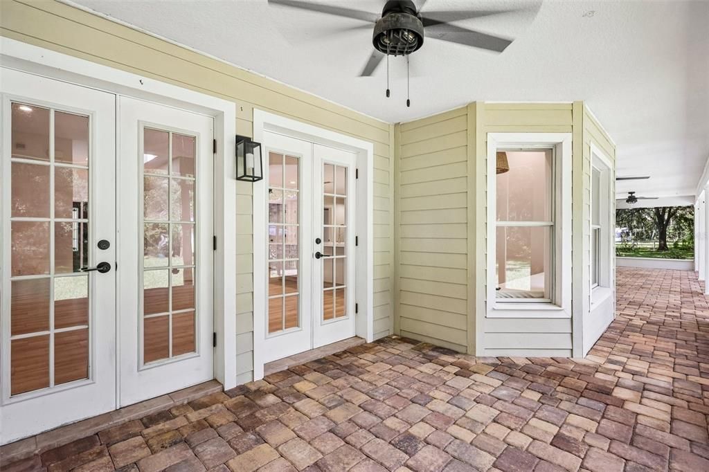 For Sale: $779,900 (5 beds, 3 baths, 2686 Square Feet)