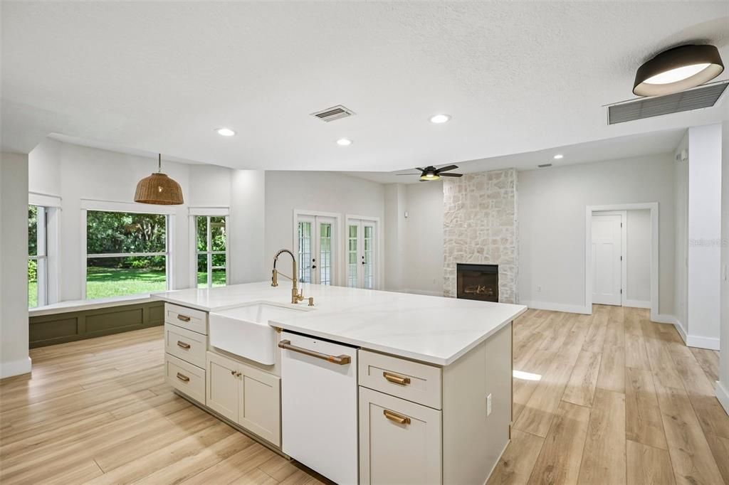 For Sale: $779,900 (5 beds, 3 baths, 2686 Square Feet)