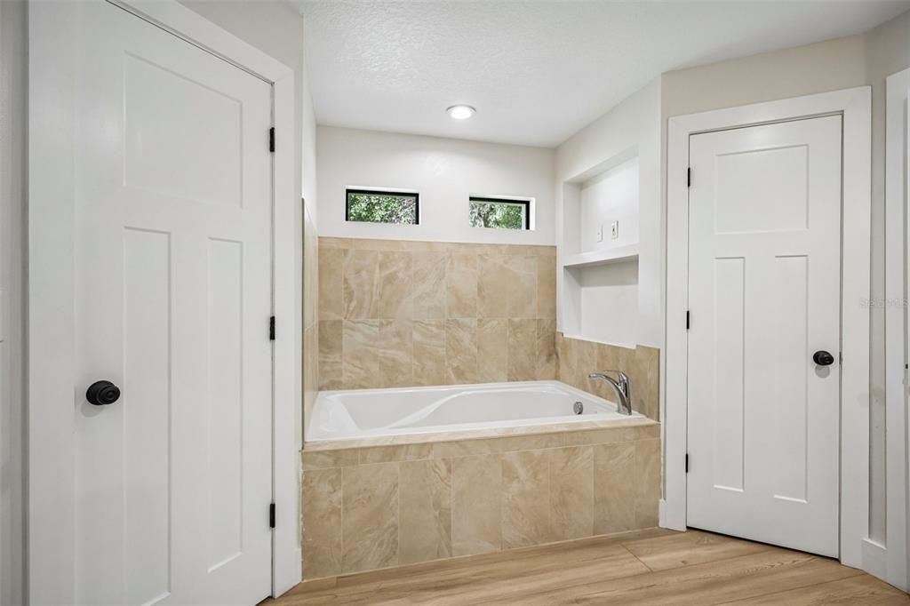 For Sale: $779,900 (5 beds, 3 baths, 2686 Square Feet)