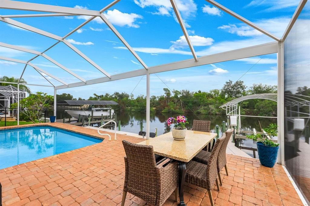 For Sale: $1,300,000 (5 beds, 4 baths, 3552 Square Feet)