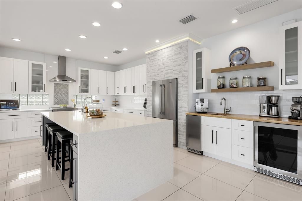 For Sale: $1,300,000 (5 beds, 4 baths, 3552 Square Feet)