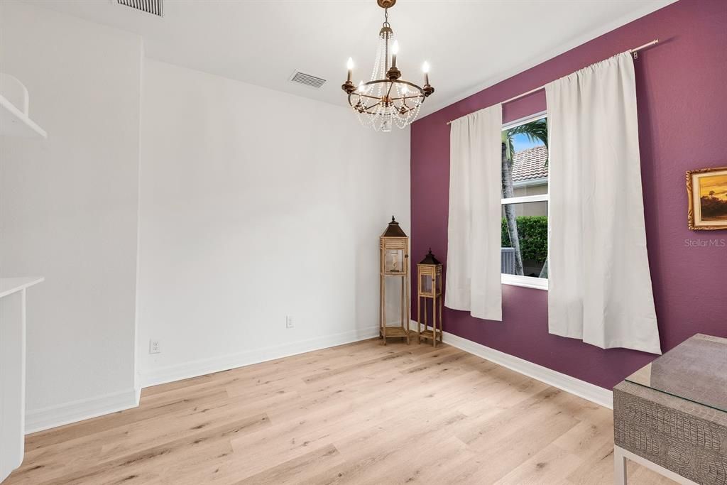 For Sale: $1,300,000 (5 beds, 4 baths, 3552 Square Feet)