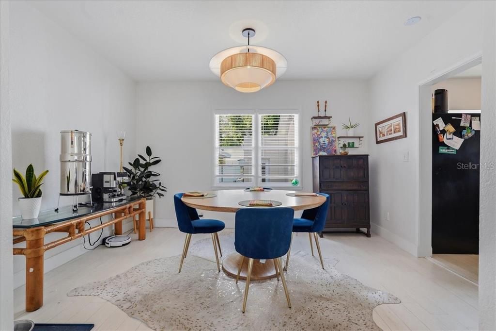 For Sale: $650,000 (3 beds, 3 baths, 1507 Square Feet)