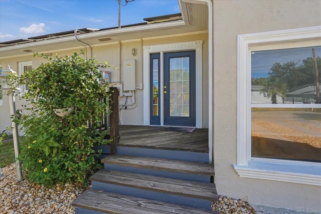 For Sale: $650,000 (3 beds, 3 baths, 1507 Square Feet)