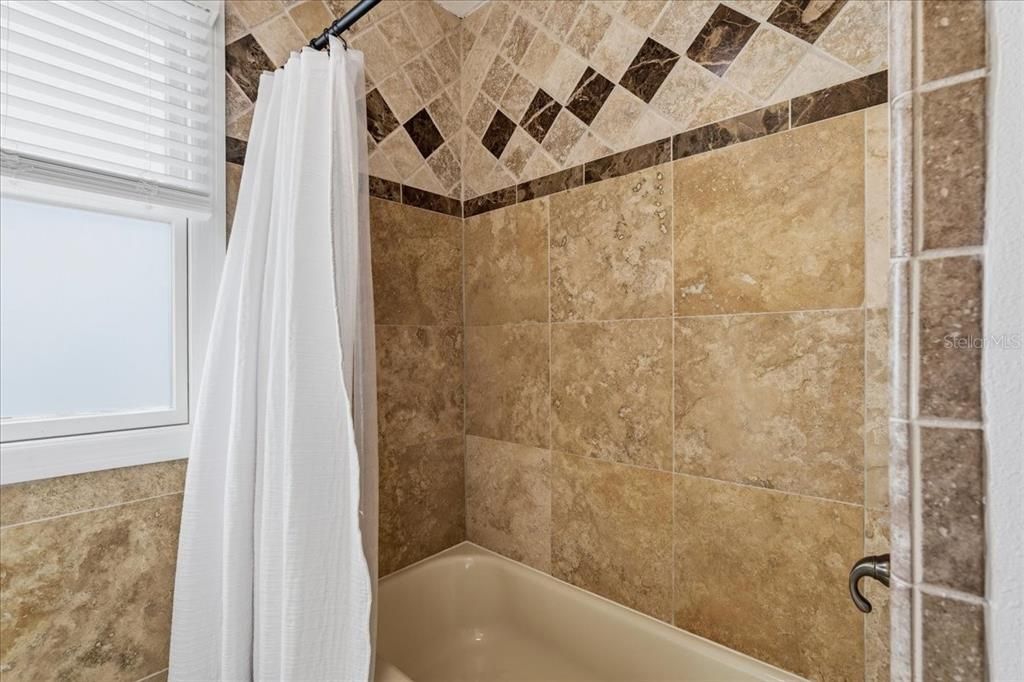 For Sale: $650,000 (3 beds, 3 baths, 1507 Square Feet)