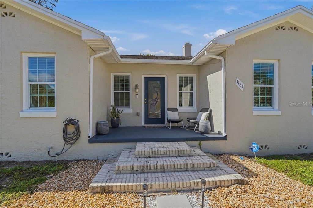 For Sale: $650,000 (3 beds, 3 baths, 1507 Square Feet)