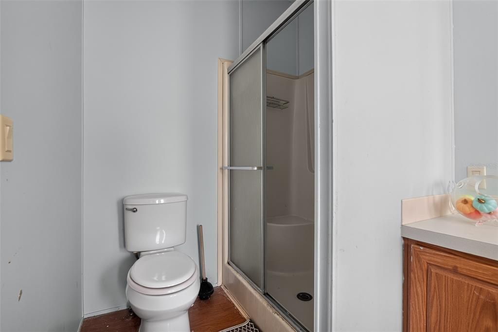 For Sale: $185,000 (3 beds, 2 baths, 1296 Square Feet)