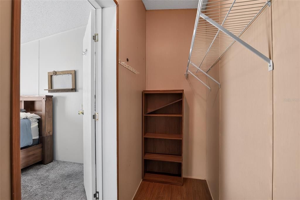 For Sale: $185,000 (3 beds, 2 baths, 1296 Square Feet)