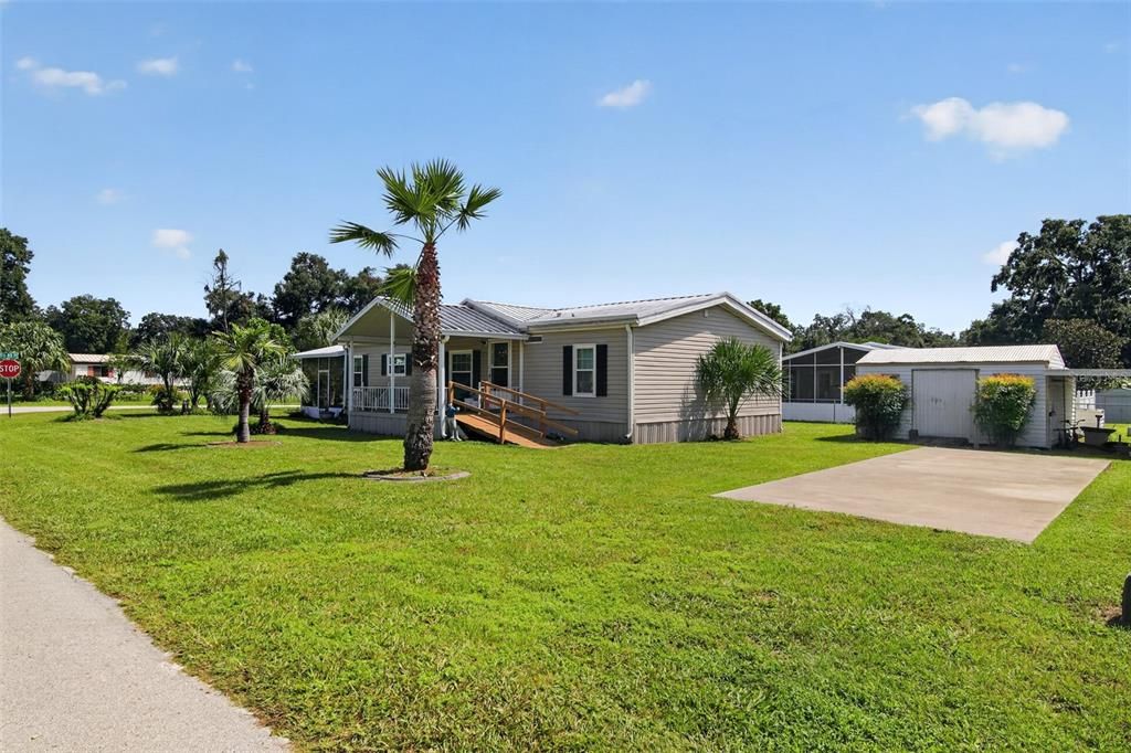 For Sale: $185,000 (3 beds, 2 baths, 1296 Square Feet)
