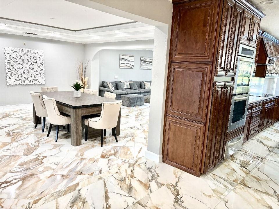 待售: $2,199,999 (4 贝兹, 3 浴室, 4578 平方英尺)