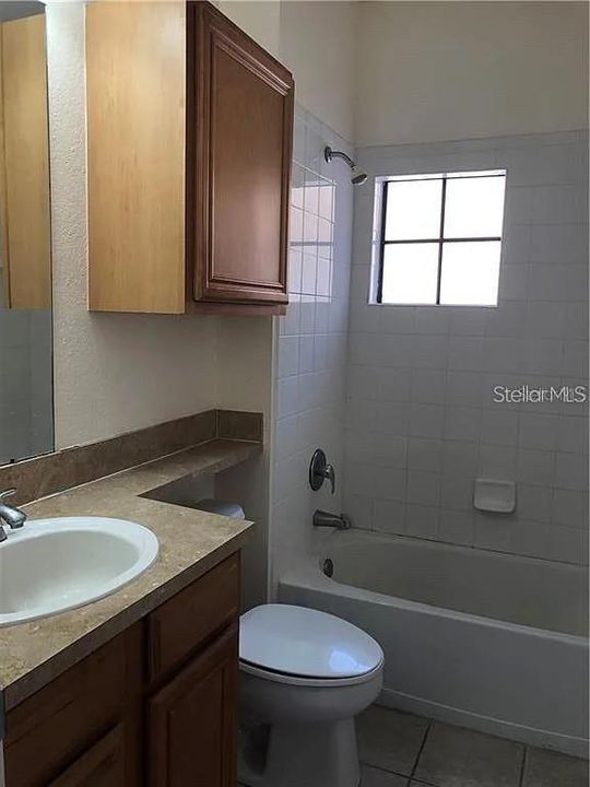 For Sale: $299,999 (4 beds, 3 baths, 1868 Square Feet)