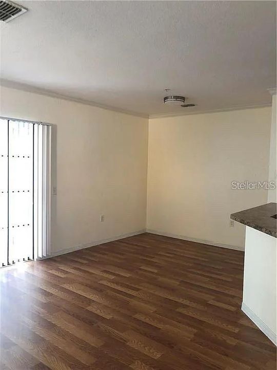 For Sale: $299,999 (4 beds, 3 baths, 1868 Square Feet)