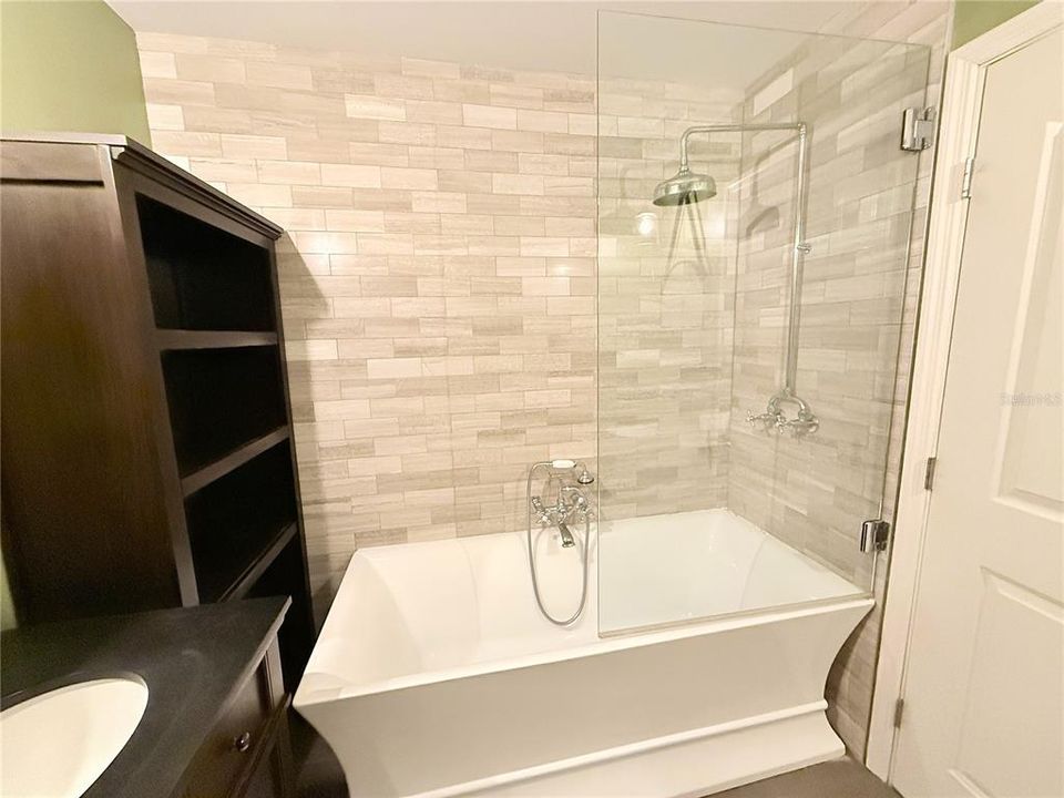 В аренду: $2,600 (2 спален, 2 ванн, 1134 Квадратных фут)