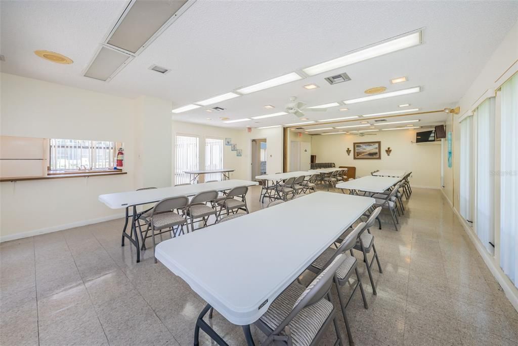 For Sale: $115,000 (1 beds, 1 baths, 679 Square Feet)