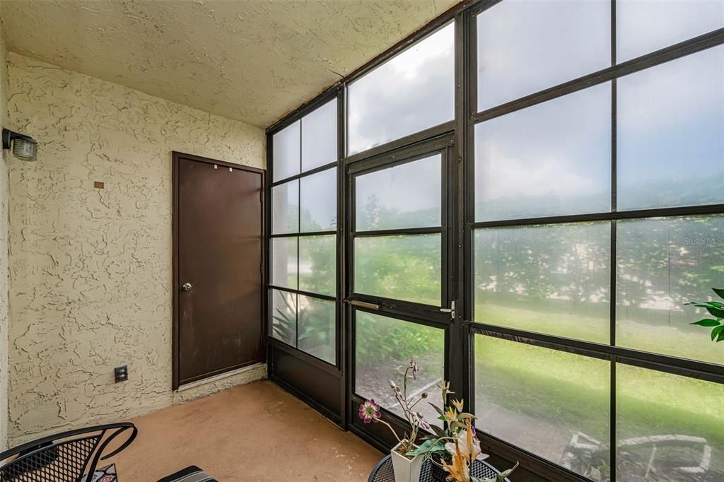 For Sale: $115,000 (1 beds, 1 baths, 679 Square Feet)