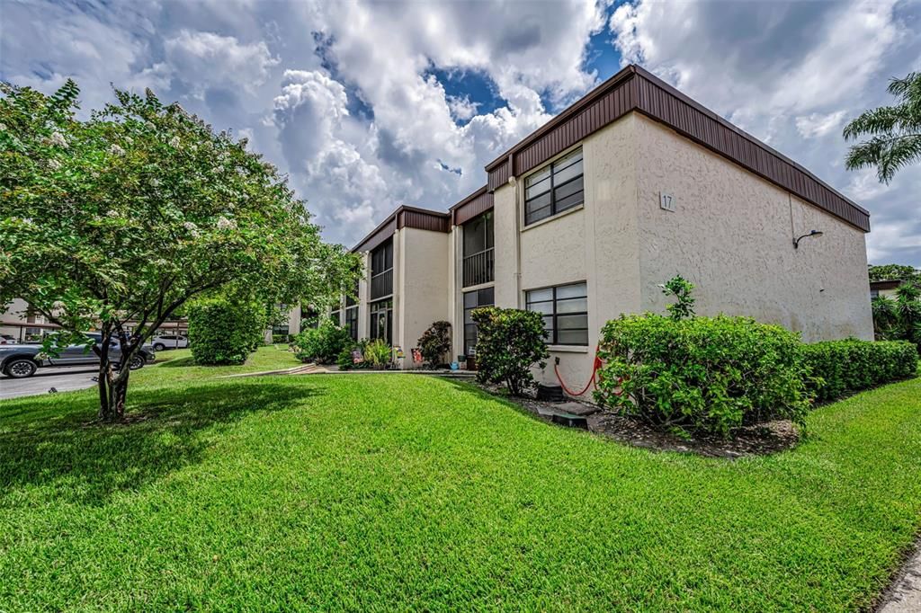 For Sale: $115,000 (1 beds, 1 baths, 679 Square Feet)