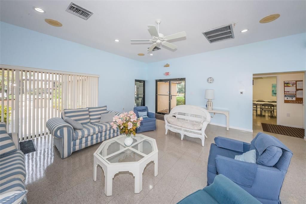 For Sale: $115,000 (1 beds, 1 baths, 679 Square Feet)