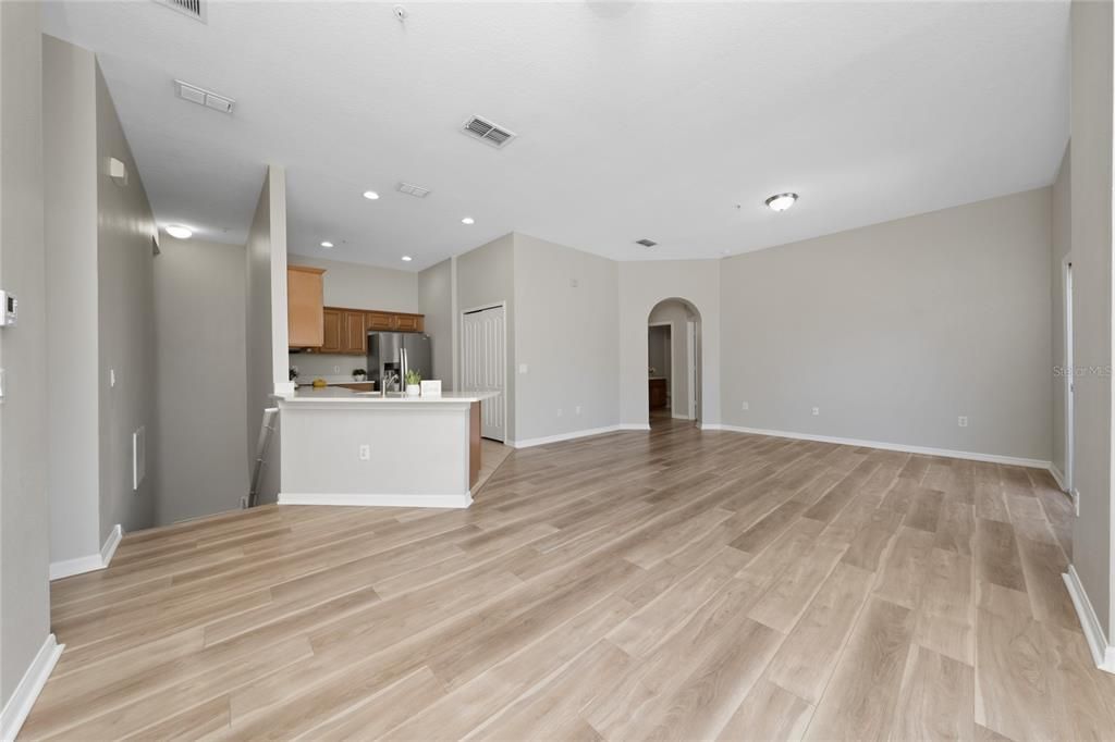 В аренду: $2,095 (2 спален, 2 ванн, 1200 Квадратных фут)