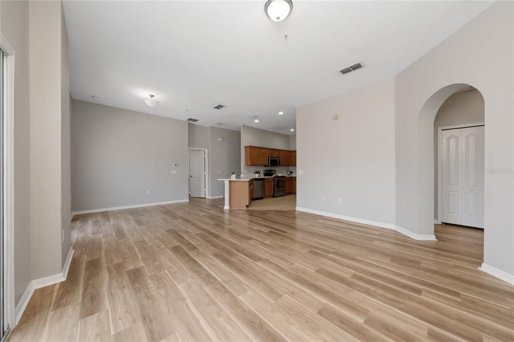 В аренду: $2,095 (2 спален, 2 ванн, 1200 Квадратных фут)