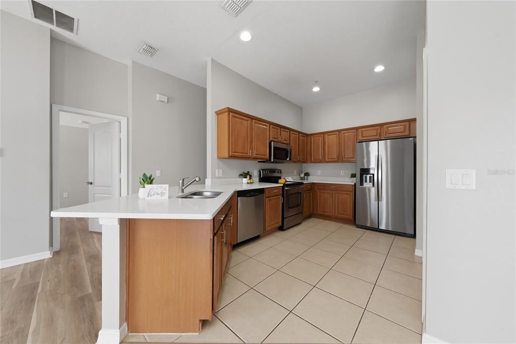 В аренду: $2,095 (2 спален, 2 ванн, 1200 Квадратных фут)