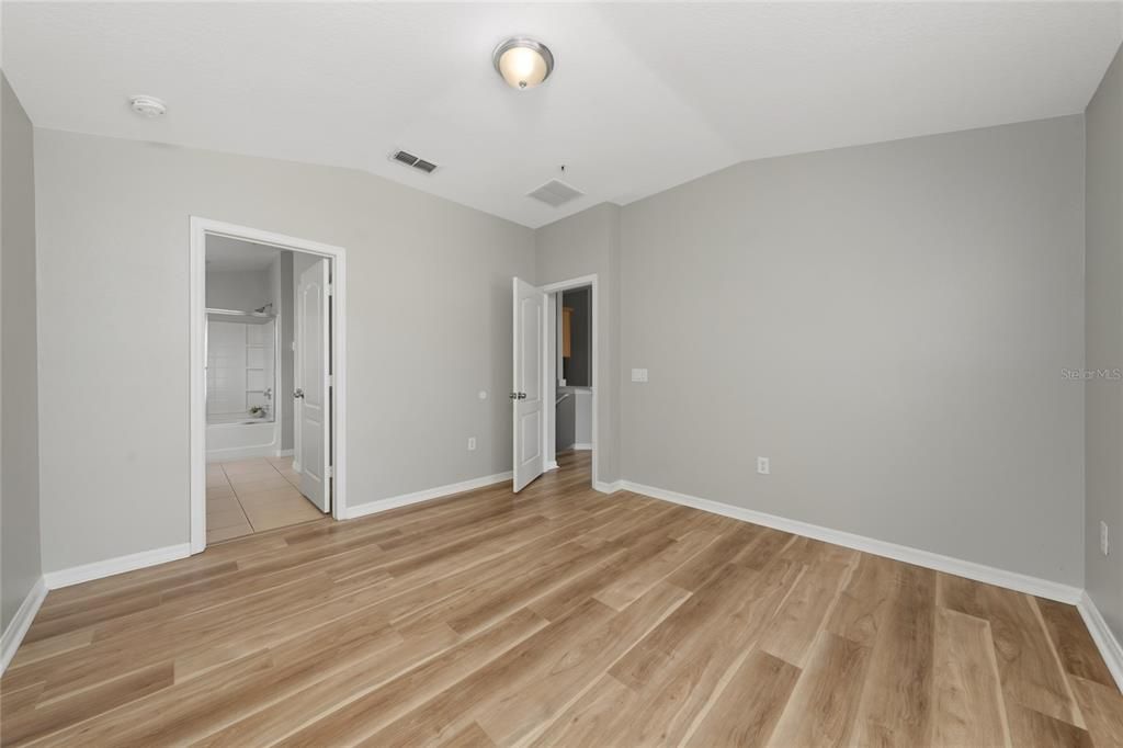 В аренду: $2,095 (2 спален, 2 ванн, 1200 Квадратных фут)