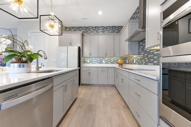 For Rent: $5,800 (5 beds, 4 baths, 3561 Square Feet)