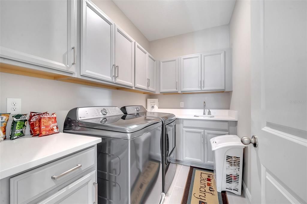 For Sale: $699,900 (4 beds, 3 baths, 2843 Square Feet)