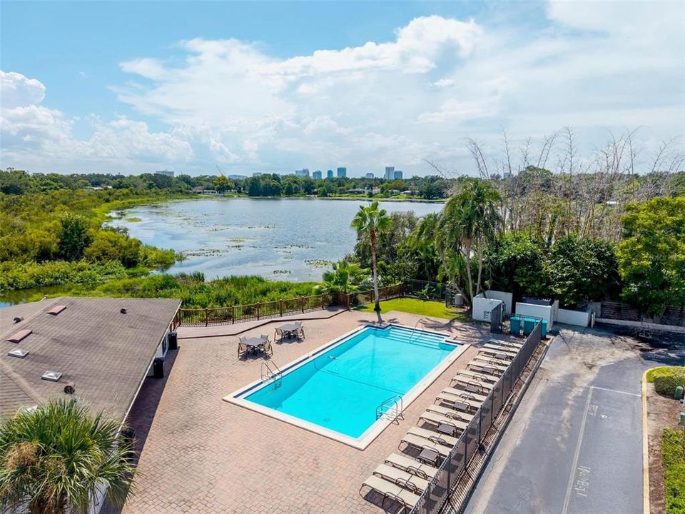 For Sale: $285,000 (2 beds, 2 baths, 890 Square Feet)