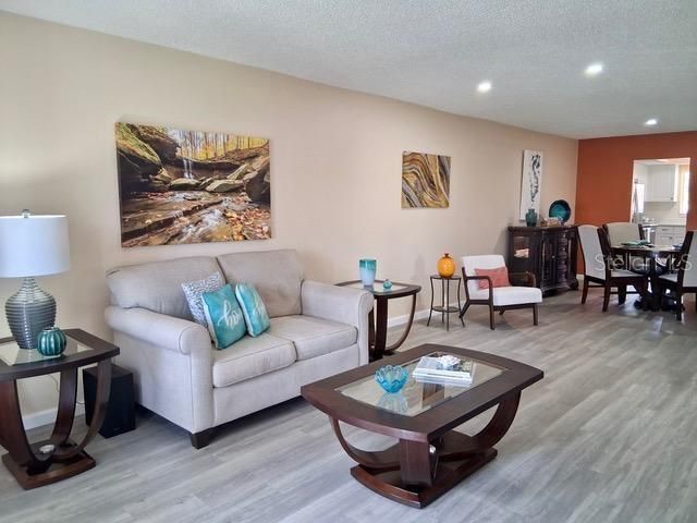 En Venta: $183,000 (2 camas, 2 baños, 1144 Pies cuadrados)